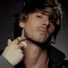 Фото артиста: Gilles Luka