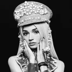 Poppy — In A Minute