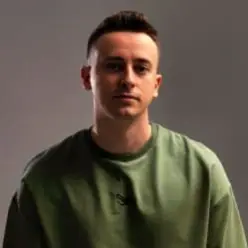 Шугар — А до неї заливають кожен день чоловіки