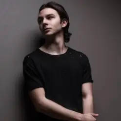 Drake Feat. The Weeknd — Crew Love