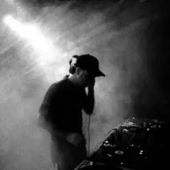 Klute — Finger In The Hole